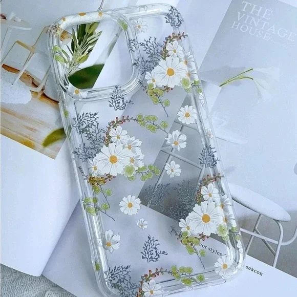 ⚠️Clearance iPhone 15/Pro/Pro Max Cute Floral Design Phone Case - Picture 2 of 3